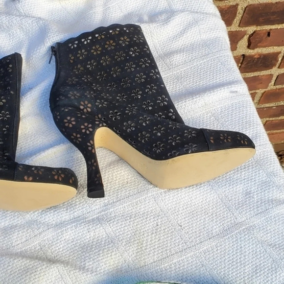 Hale Bob cut out ‎ booties 10 NEW - Picture 9 of 13